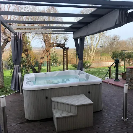 ベッド・アンド・ブレックファスト De Marchet 4*